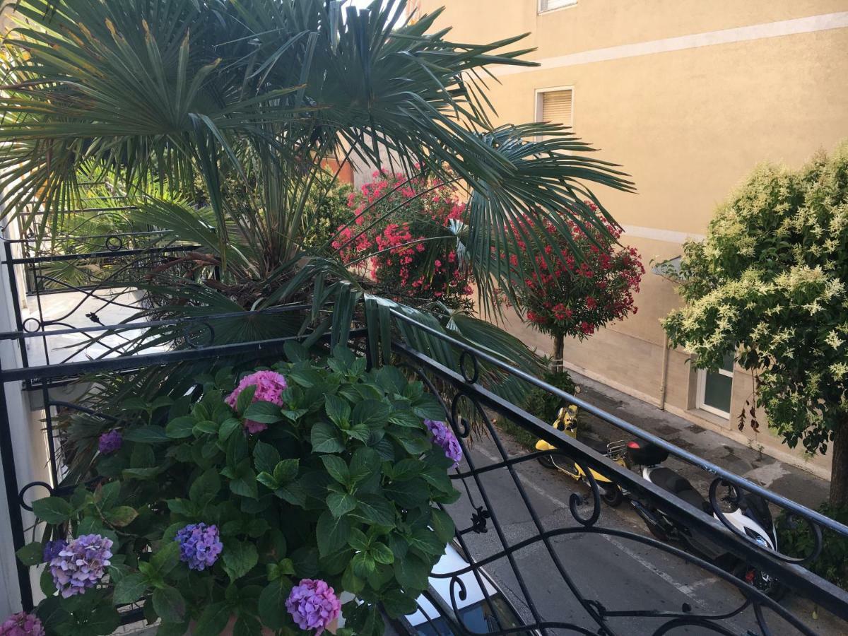 Rodeo Drive Apartment Viareggio Exterior photo